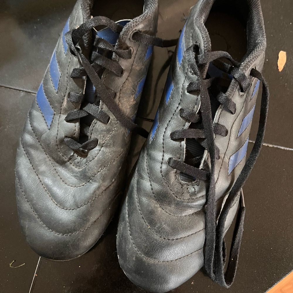 Soccer Cleats - size 6